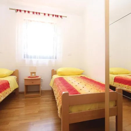 Holiday home Lovely Home In Rebici With Kitchen
