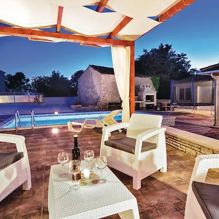 Holiday home Lovely Home In Rebici With Kitchen Rebici