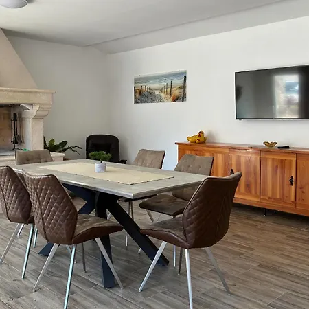 Holiday home Three-Bedroom Holiday Home In Rebici *
